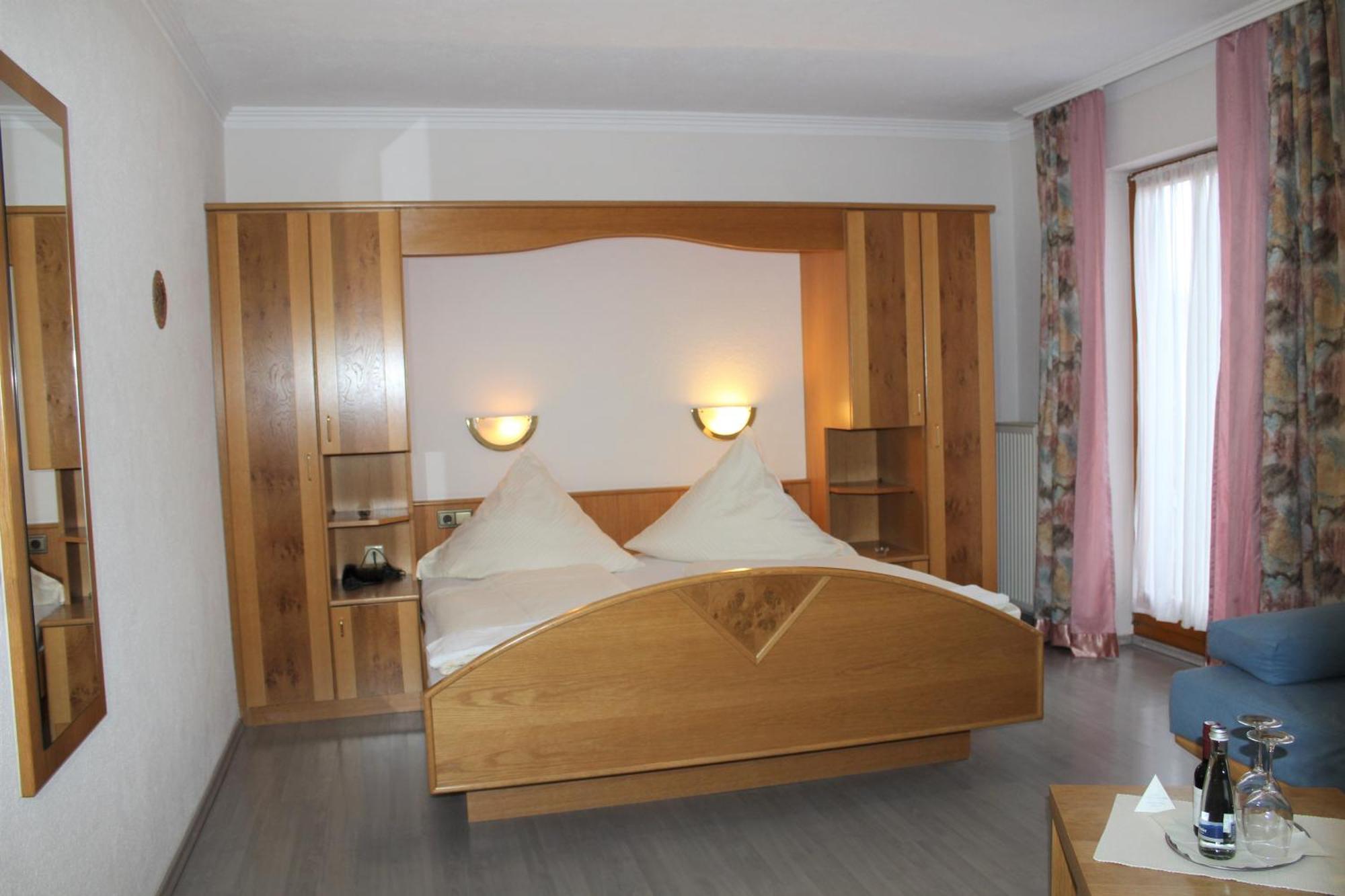 Winzerhotel Kinges-Kessel Morstadt 外观 照片